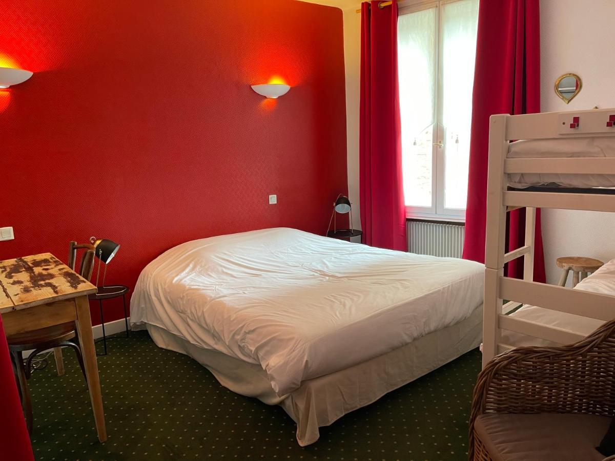 La Tablee Medievale Civrieux-dʼAzergues Exterior foto