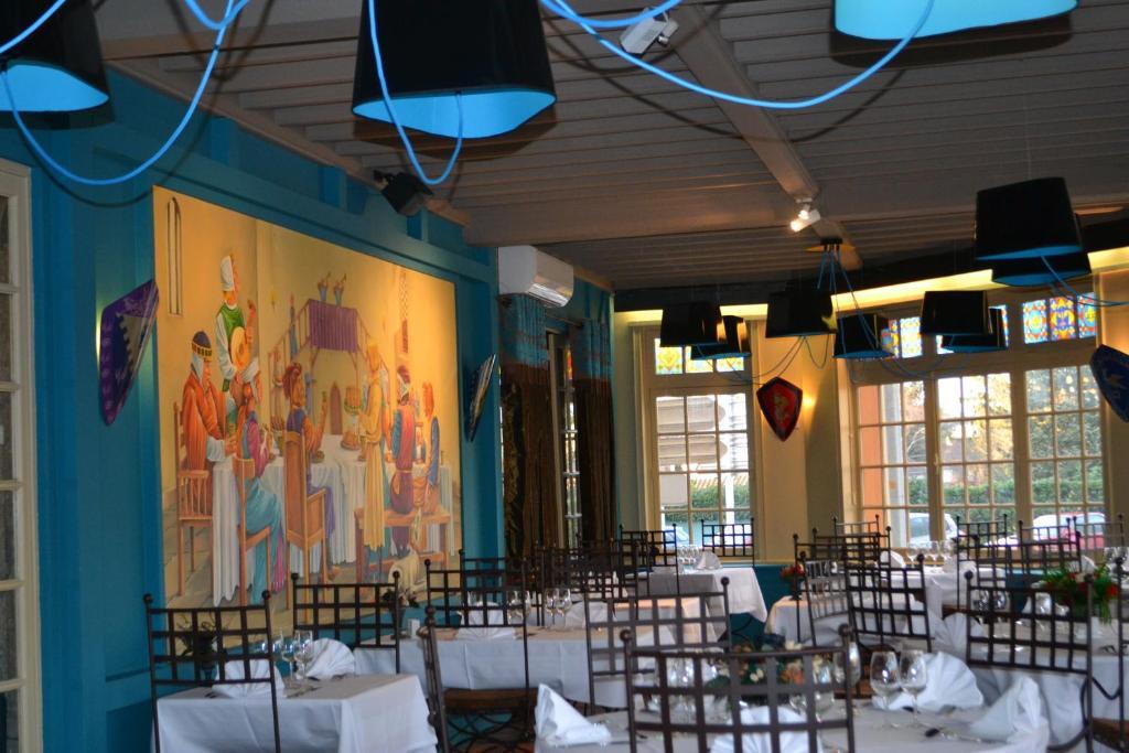 La Tablee Medievale Civrieux-dʼAzergues Exterior foto