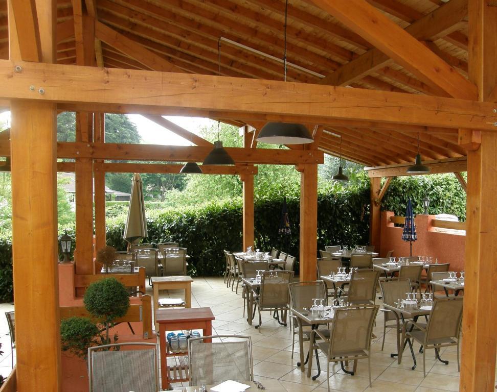 La Tablee Medievale Civrieux-dʼAzergues Exterior foto